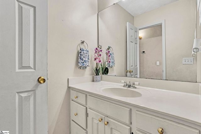 4 Knotts Court, Fountain Inn, SC 29644