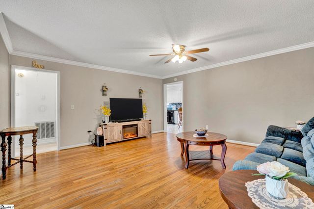 4 Knotts Court, Fountain Inn, SC 29644