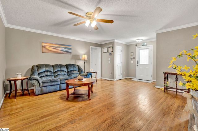 4 Knotts Court, Fountain Inn, SC 29644