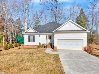 4 Knotts Court, Fountain Inn, SC 29644