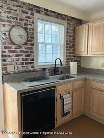 17 Ocean Pathway, Ocean Grove, NJ 07756