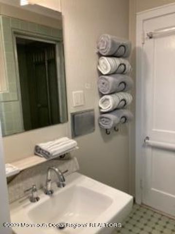 17 Ocean Pathway, Ocean Grove, NJ 07756