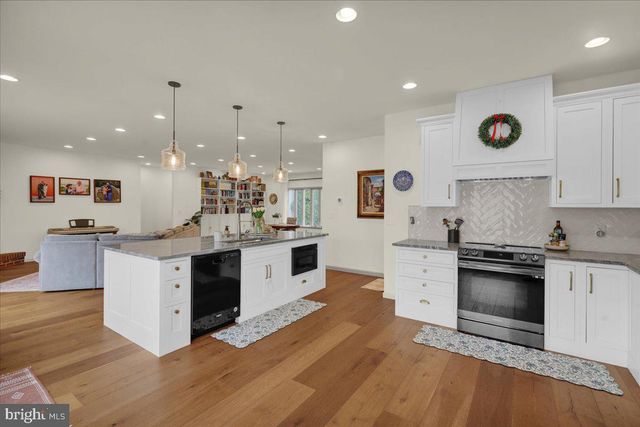 3075 VILLAGE RD, Orwigsburg, PA 17961