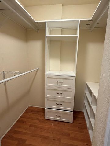 100 Edgewater Dr 127, Coral Gables, FL 33133