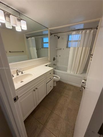 100 Edgewater Dr 127, Coral Gables, FL 33133