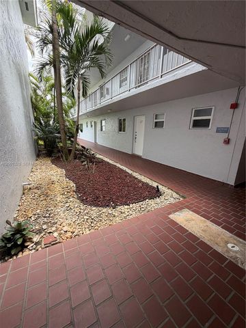 100 Edgewater Dr 127, Coral Gables, FL 33133