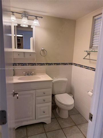 100 Edgewater Dr 127, Coral Gables, FL 33133