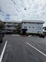 100 Edgewater Dr 127, Coral Gables, FL 33133