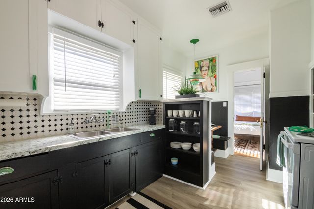 1433 E OSBORN Road, Phoenix, AZ 85014