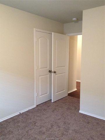 5247 Sagewood Drive, College Station, TX 77845