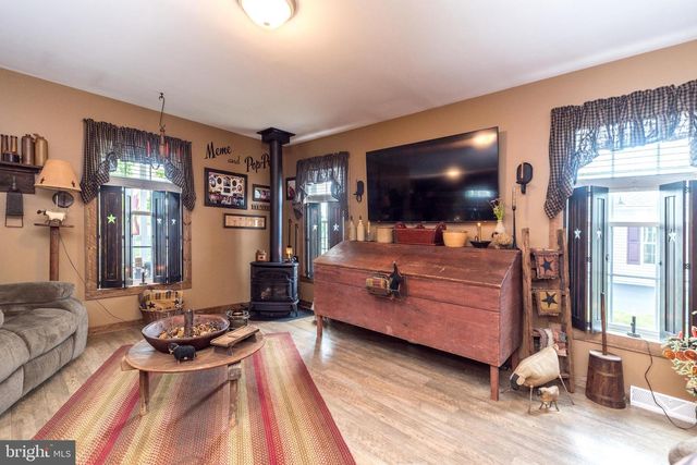 11 TERN CT, Bechtelsville, PA 19505