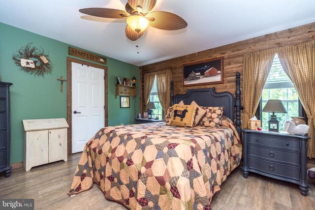 11 TERN CT, Bechtelsville, PA 19505