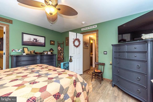11 TERN CT, Bechtelsville, PA 19505