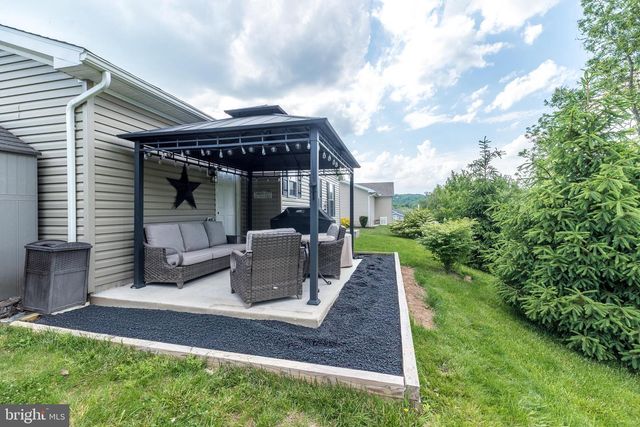 11 TERN CT, Bechtelsville, PA 19505