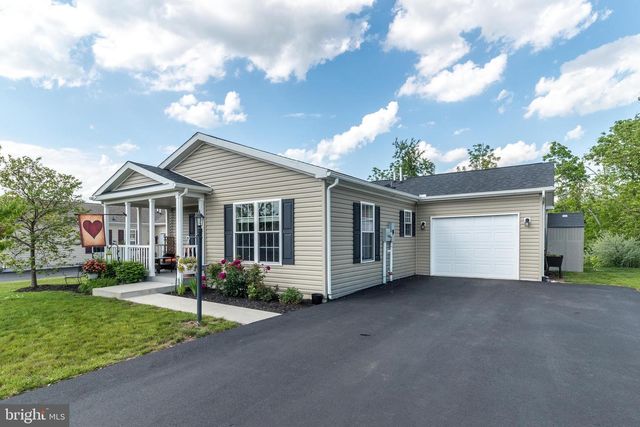 11 TERN CT, Bechtelsville, PA 19505