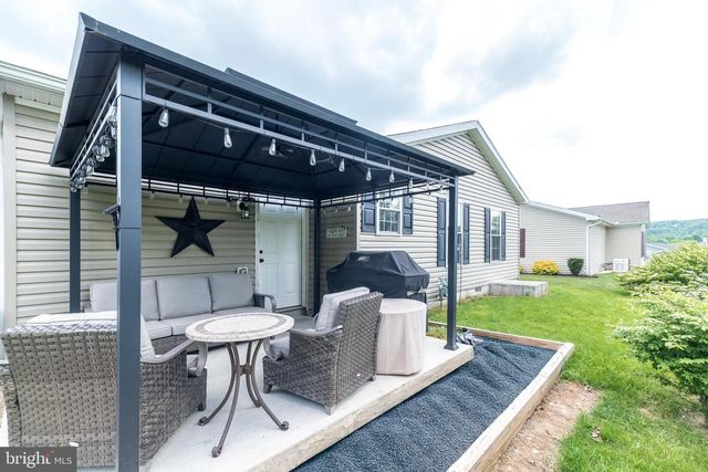 11 TERN CT, Bechtelsville, PA 19505
