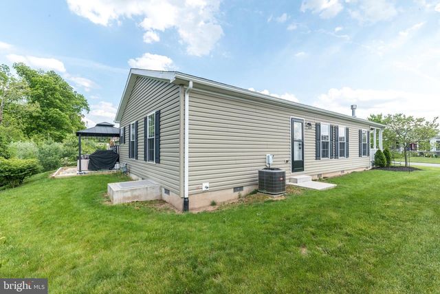 11 TERN CT, Bechtelsville, PA 19505