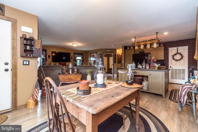 11 TERN CT, Bechtelsville, PA 19505