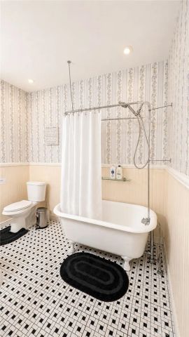 225 N Lima St 204, Sierra Madre, CA 91024