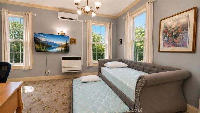 225 N Lima St 204, Sierra Madre, CA 91024