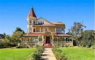 225 N Lima St 204, Sierra Madre, CA 91024