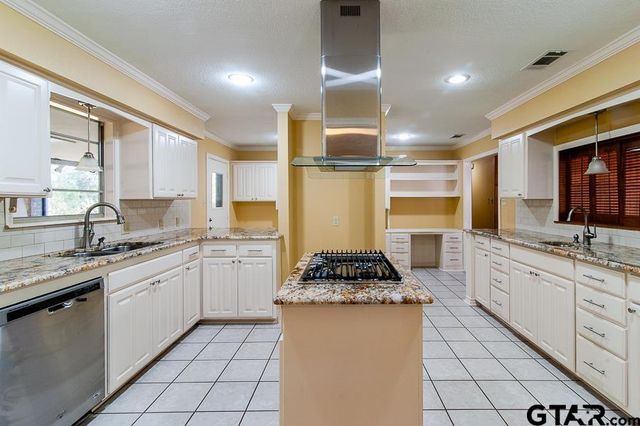 15458 State Hwy 110 S, Whitehouse, TX 75791