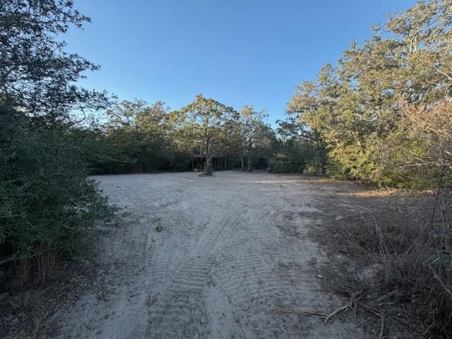 6735 Old Smithville Road, Flatonia, TX 78941