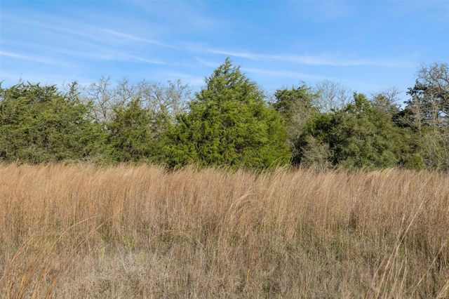 6735 Old Smithville Road, Flatonia, TX 78941