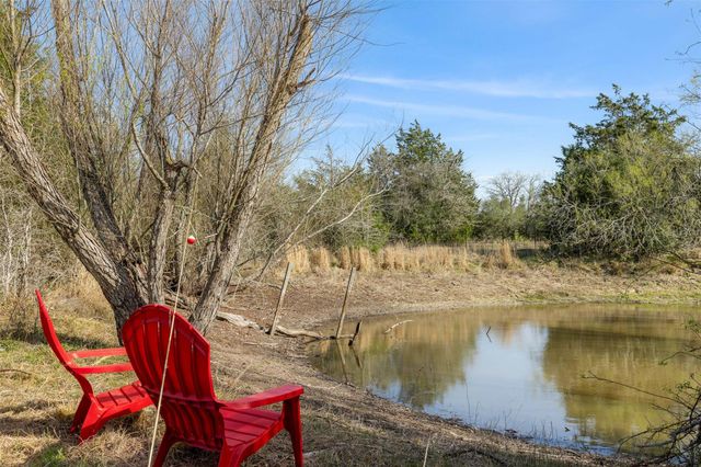 6735 Old Smithville Road, Flatonia, TX 78941