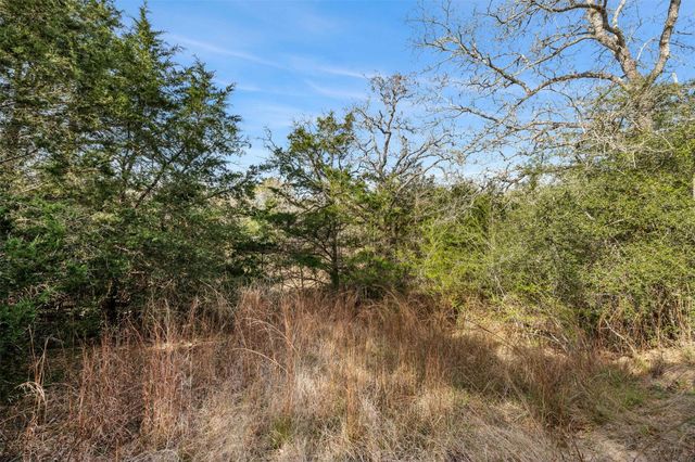 6735 Old Smithville Road, Flatonia, TX 78941