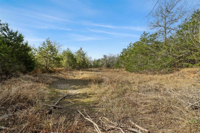 6735 Old Smithville Road, Flatonia, TX 78941