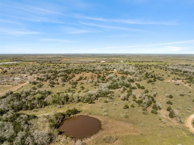 6735 Old Smithville Road, Flatonia, TX 78941