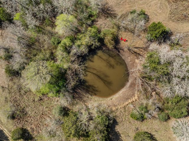 6735 Old Smithville Road, Flatonia, TX 78941