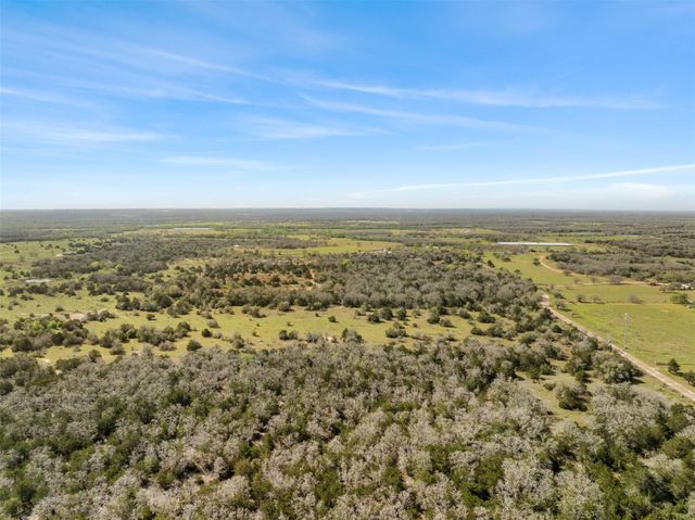 6735 Old Smithville Road, Flatonia, TX 78941