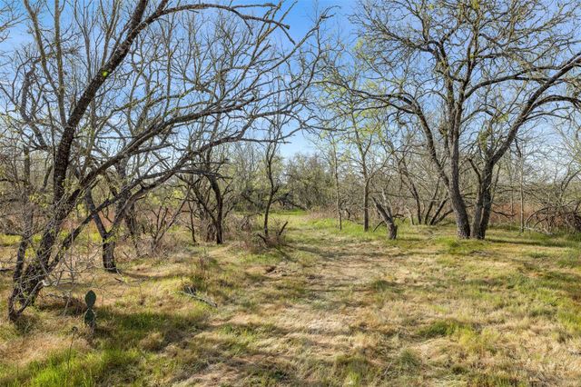 6735 Old Smithville Road, Flatonia, TX 78941