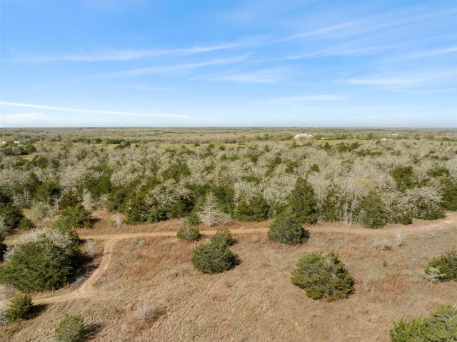 6735 Old Smithville Road, Flatonia, TX 78941