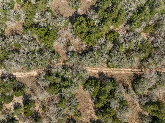 6735 Old Smithville Road, Flatonia, TX 78941