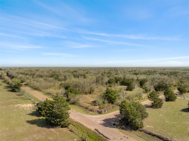 6735 Old Smithville Road, Flatonia, TX 78941
