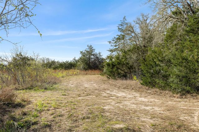 6735 Old Smithville Road, Flatonia, TX 78941