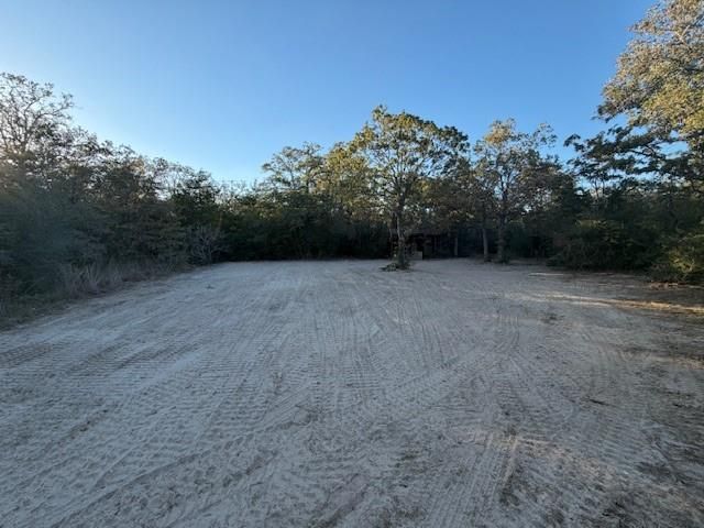 6735 Old Smithville Road, Flatonia, TX 78941