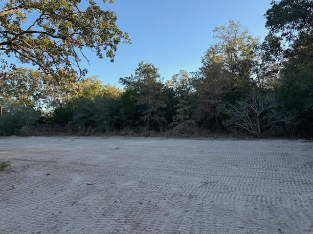 6735 Old Smithville Road, Flatonia, TX 78941