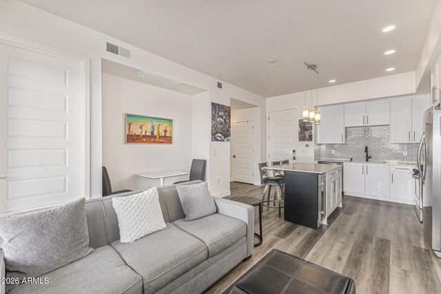 7300 E EARLL Drive 3020, Scottsdale, AZ 85251