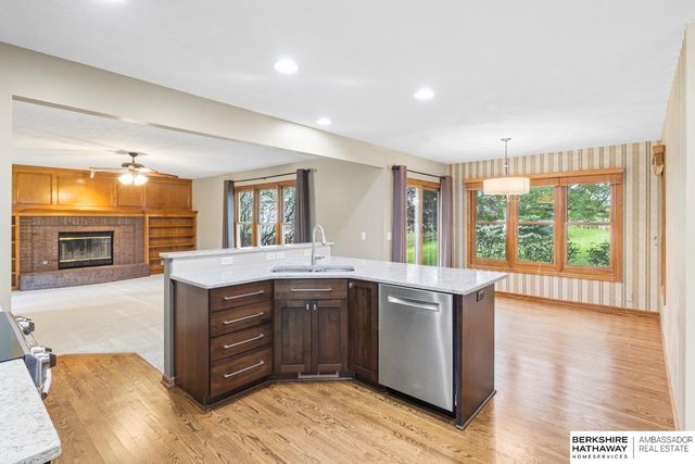 6412 N 102nd Avenue, Omaha, NE 68134