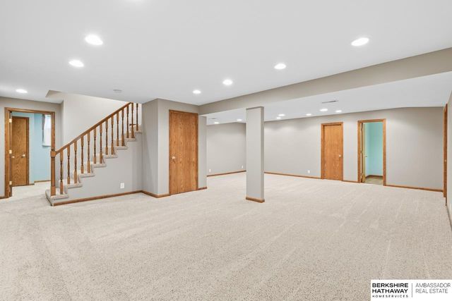 6412 N 102nd Avenue, Omaha, NE 68134