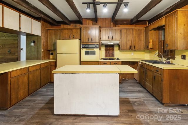 2235 NC 126 Highway, Morganton, NC 28655