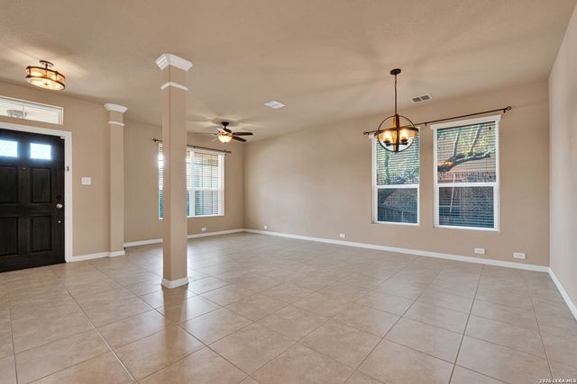 3303 Cherokee Cv, San Antonio, TX 78253