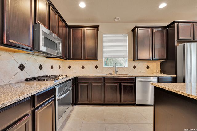3303 Cherokee Cv, San Antonio, TX 78253