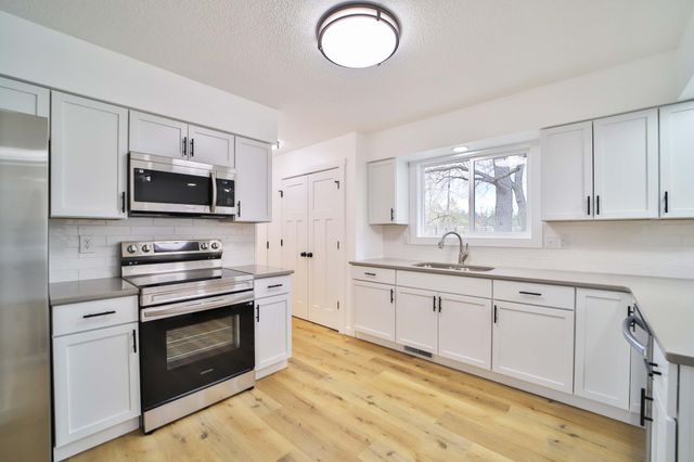 6508 Mary Street, Baxter, MN 56425