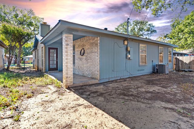 1122 Glen Creek Drive, Mansfield, TX 76063