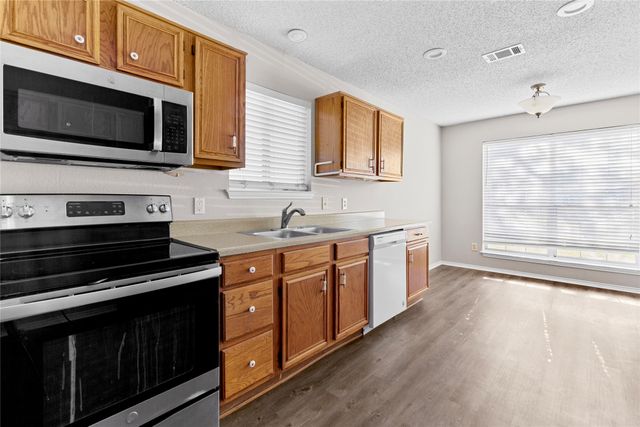 1122 Glen Creek Drive, Mansfield, TX 76063